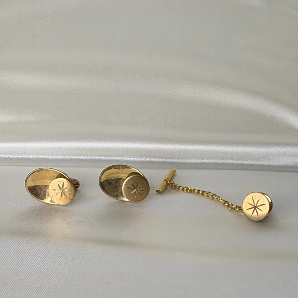 Hickok USA Signed Gold Filled Starburst Cufflinks and Tie Chain Set. Vintage